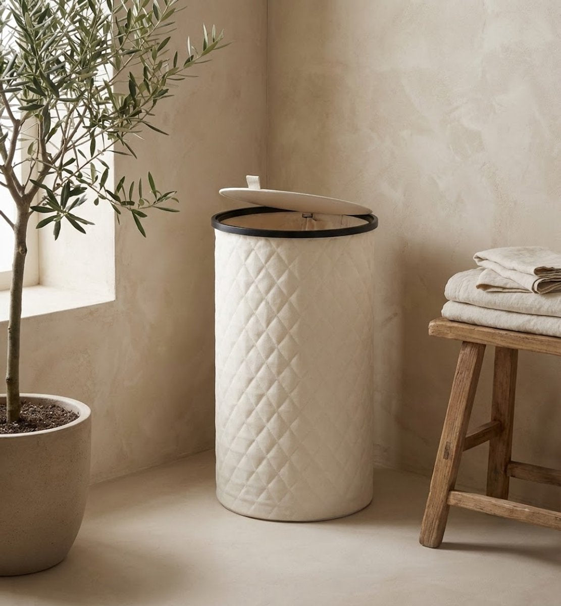 Luxe Wasmand Rond - 99 Liter - Diamond Stitch - Zwart - Met Deksel & Uitneembare Waszak - Hoog & Smal Design - 38x69 cm