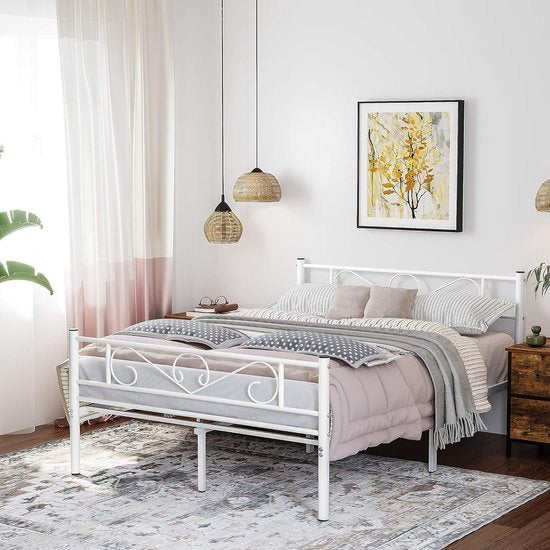 MAZAZU Wit Bedframe Loralai