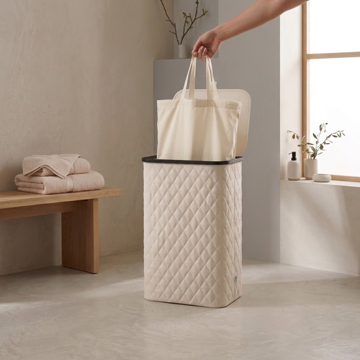 MAZAZU Wasmand met Deksel - 100 Liter - Uitneembare Binnenzak - Bamboe Frame - Crème Wit - Opvouwbare Wasbox - 44x33x69 cm