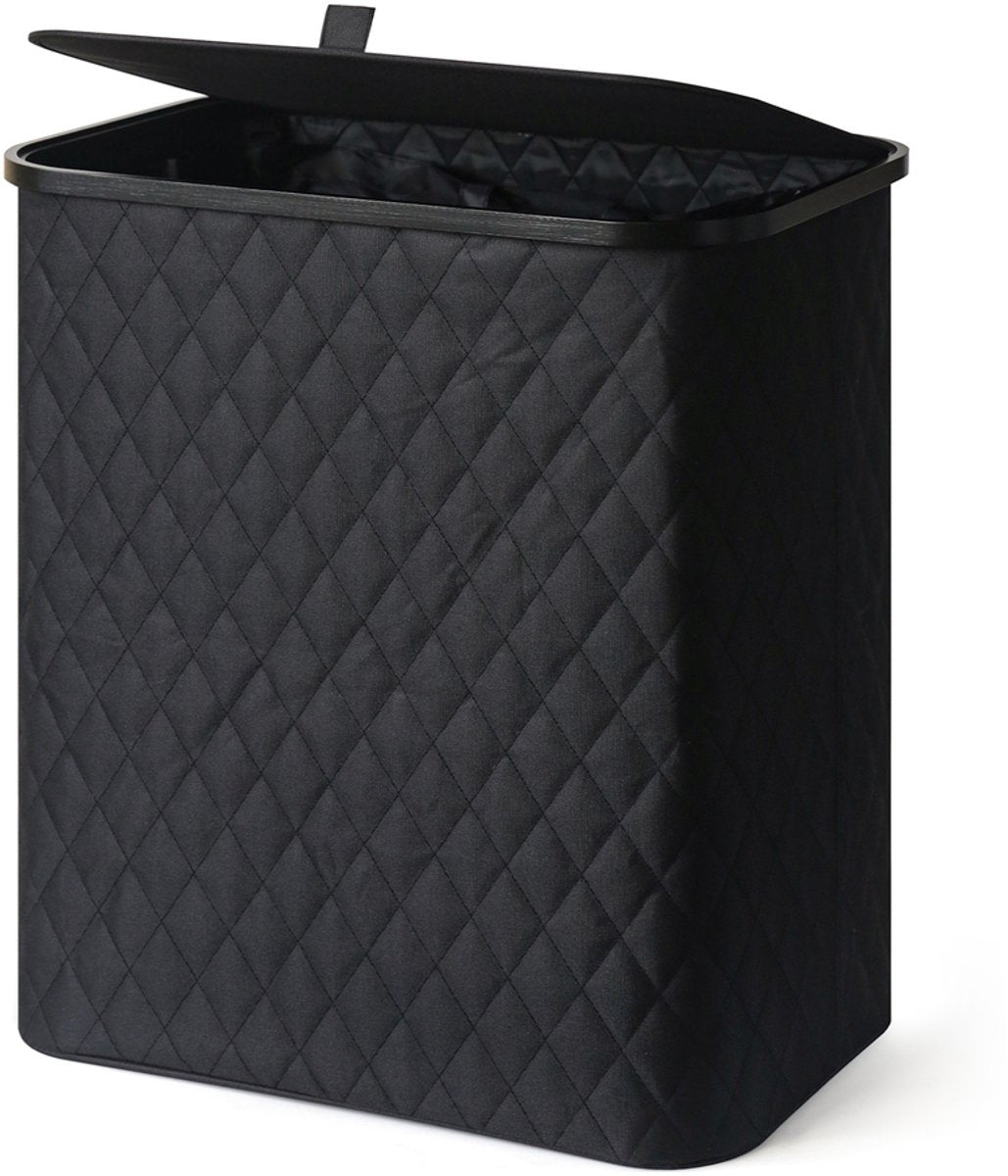 MAZAZU Wasmand met Deksel & Uitneembare Waszak - XXL 132 Liter - Diamond Stitch - Bamboe Frame - Zwart - 57x37x63 cm