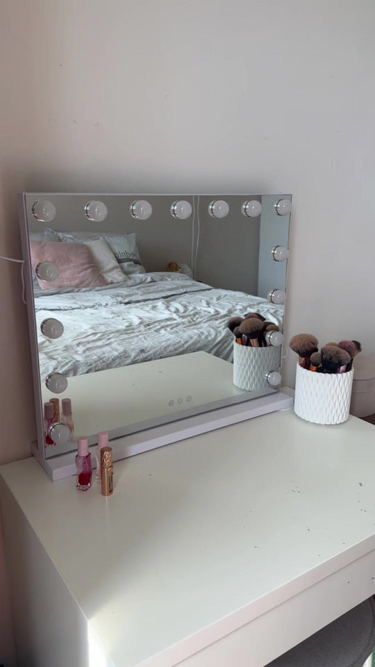 TikTok van @tracyjohnsson: Make-up tafel glow up, nooit meer slecht licht